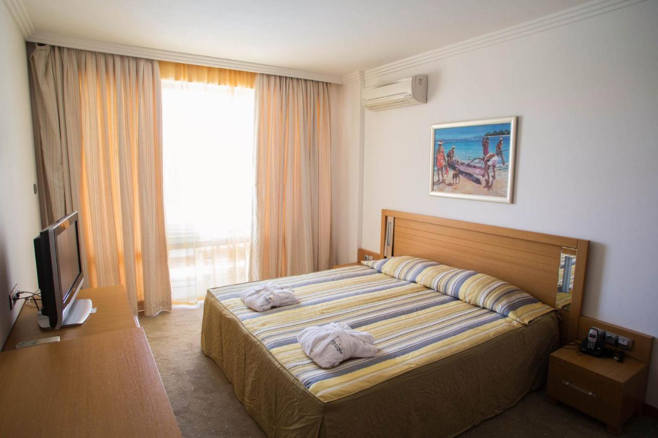 Emerald Beach Resort & Spa Ravda Room photo